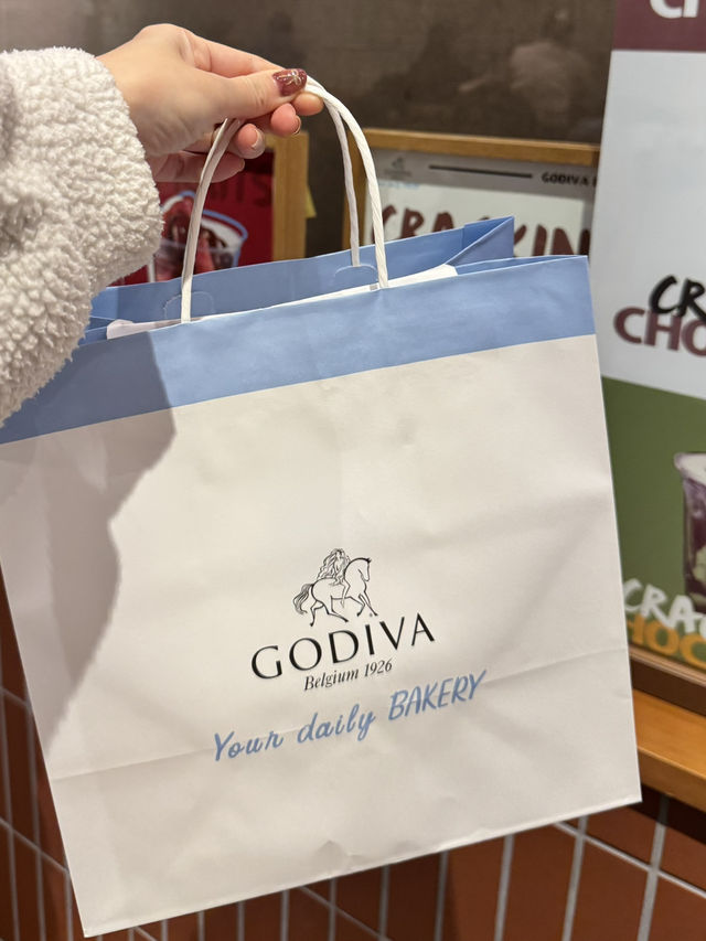 韓国/ソウル【新村】GODIVA bakery