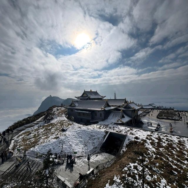 峨眉山