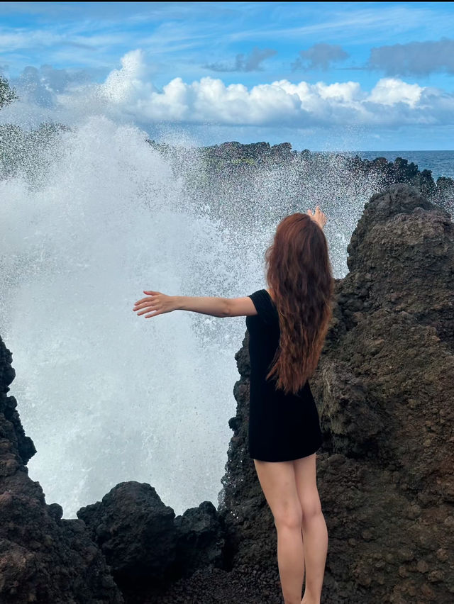 A magical beach of the black sand ❤️