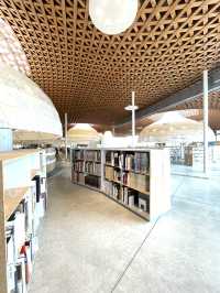岐阜に来たらここ！スタバのある日本一美しい図書館