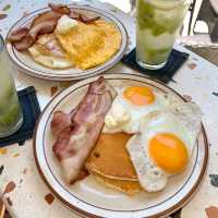 Brunch Bliss at Hohokam DINER in Harajuku🍳