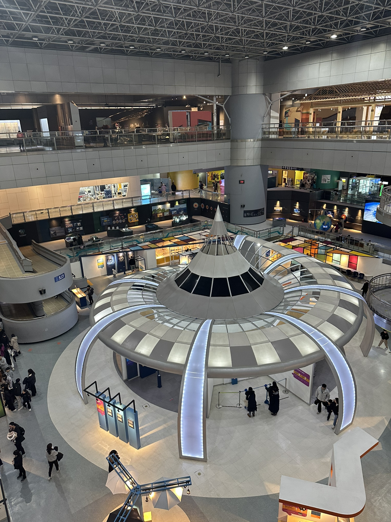 A paradise for kids who love science