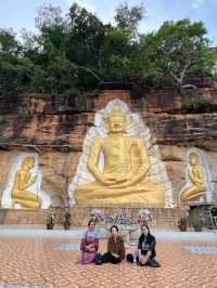 พระพุทธรูปหินแกะสลักภูผาขาว มุกดาหาร