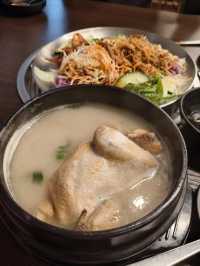 A Taste of Tradition: Manjok Ohyang Jokbal’s Michelin Recognition