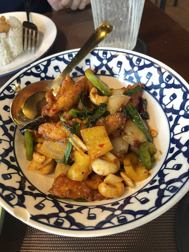 ✨🍽️ รีวิวร้านเสน่ห์ชาย อาหารไทยและขนม ✨🍽️