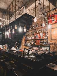 ร้านงชิลล์ สีสันยามค่ำคืน ย่านเขาหลัก 