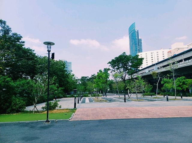 泰國曼谷湄南河畔公園寺廟大橋商場一日遊行程，欣賞湄南河壯麗景色，適合休閒打卡拍照📸祈福親子遊