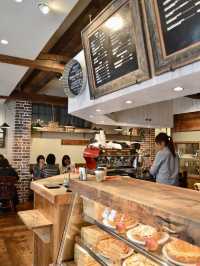 Delicious Apple Pie in Aoyama: GRANNY SMITH APPLE PIE & COFFEE