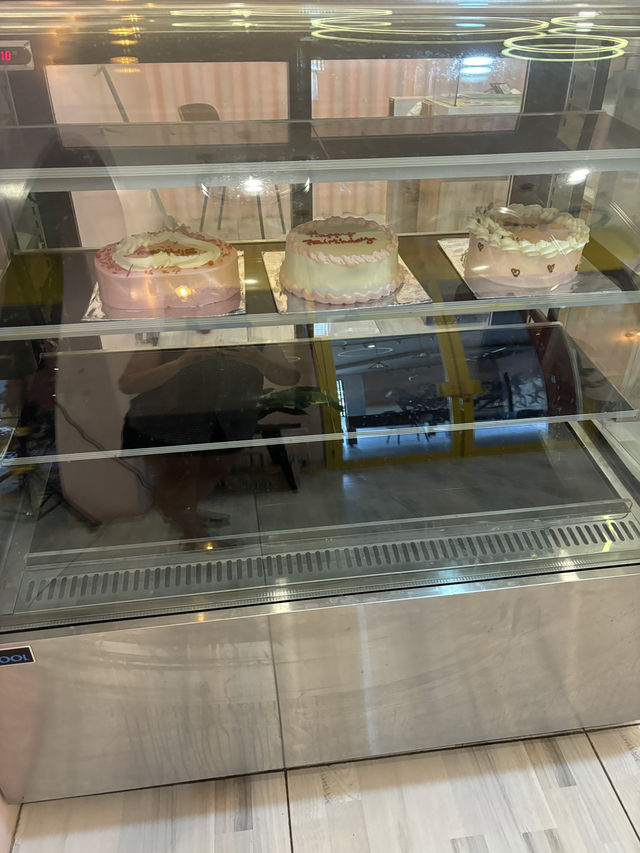 Little Hara Pink Bakery: Sweet Treats in Tambolaka 🎂🍞