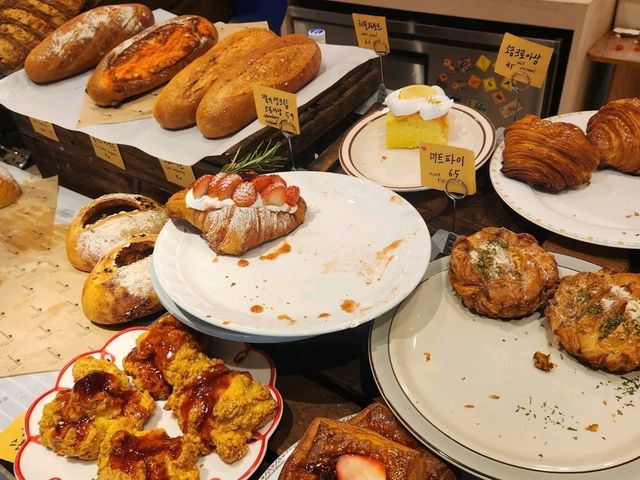 제주 서쪽 감성카페 - 오지힐그라운즈 (제주구옥, 베이커리 카페)
