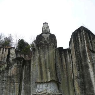 Escape the chaos and find peace at Oya Temple