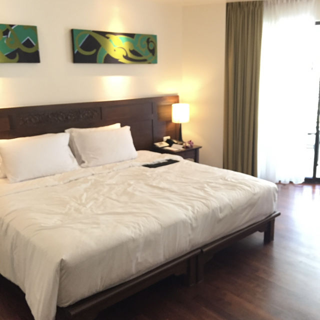 พักผ่อนแบบพรีเมียม ติดทะเลที่ Le Méridien Phuket 