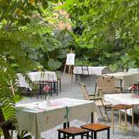  บ้านเพื่อน คาเฟ่ :Art Space