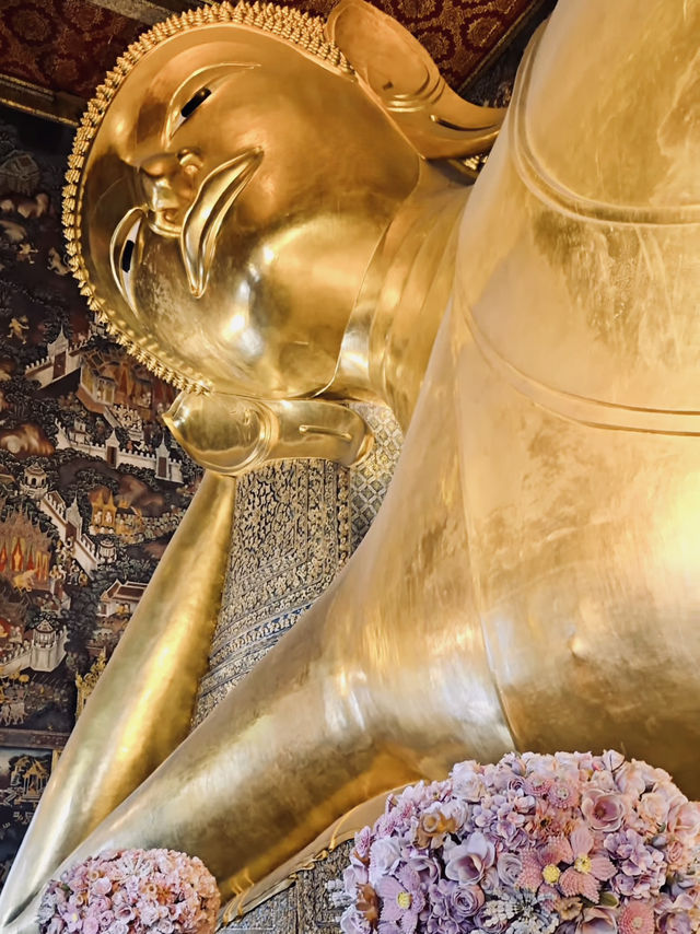 Wat Pho’s Reclining Buddha: A Sight to Behold