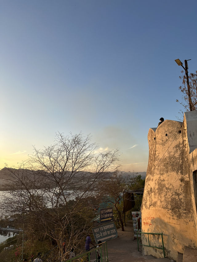 印度 -Udaipur 一個悠閒美麗讓我愛上的白色城市！