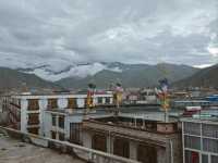 Exploring Barkhor Street: A Lively Market and an Unforgettable Photo Shoot