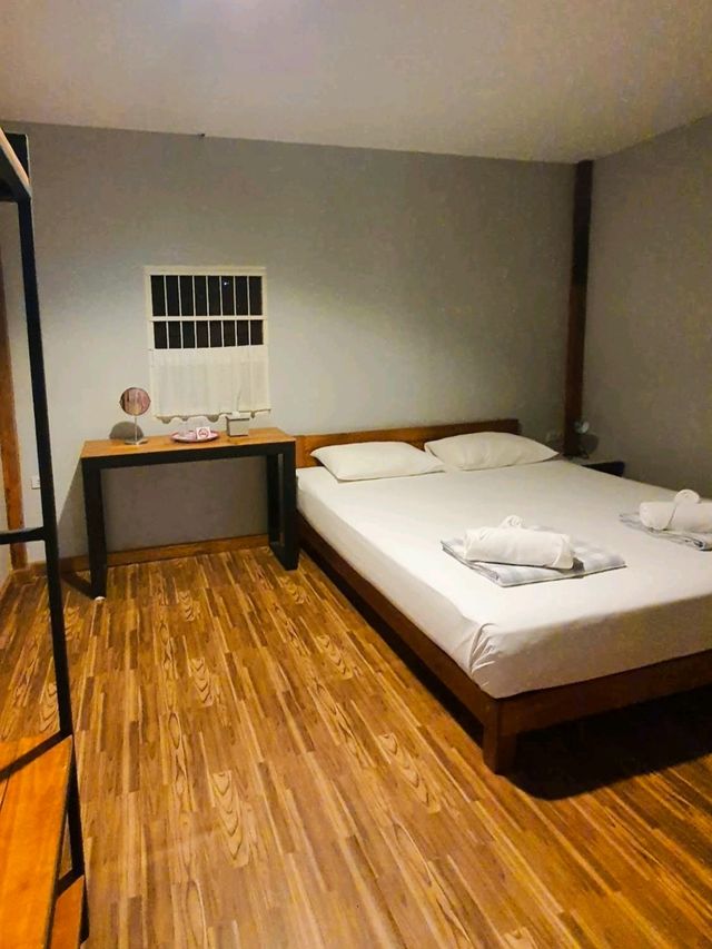 Baanya Homestay เกาะเกร็ด ที่พัก Low rise