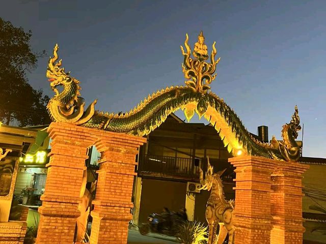 中國雲南西雙版納勐海著名景點：曼賀大佛寺，適合打卡拍照📸