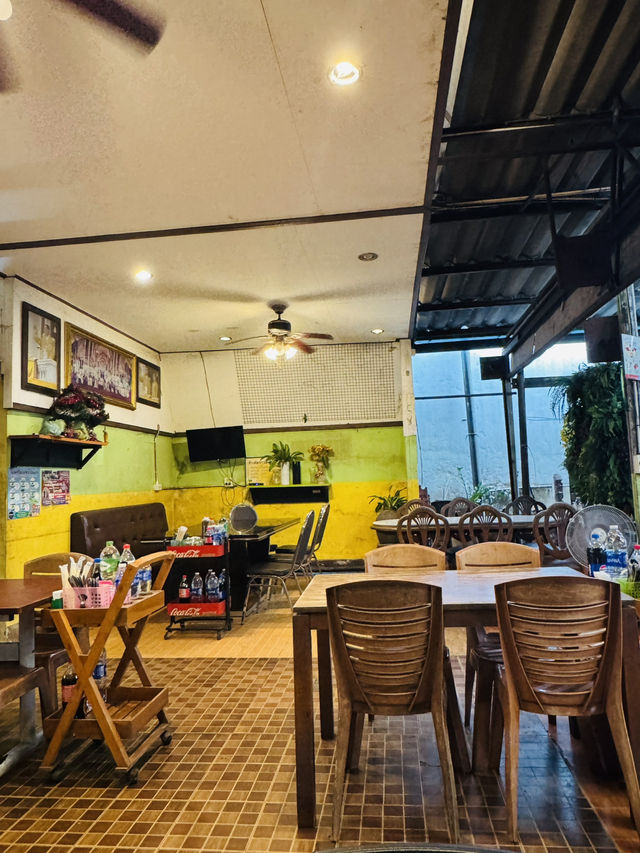ข้าวต้มบ่าววี พัทลุง – มื้อค่ำเรียบง่าย อิ่มอร่อย