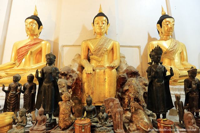 กราบพระนอนจักรสีห์