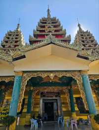 วัดพระเขี้ยวแก้ว ในเมืองเมียวดี ประเทศพม่า