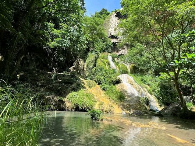 น้ำตกเอราวัณ (Erawan Waterfall)