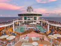 Mariner of the Seas 🚀: A Solo Traveler’s Thrill-Packed Adventure!