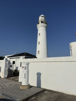 【千葉】白灯台と断崖絶壁の絶景スポット