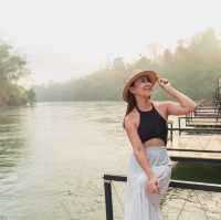 มาเที่ยวกาญนอนริมน้ำบรรยากาศชิลๆ ถ่ายรูปปัง!