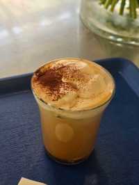 가로수길에서 만나는 감성 카페, KRMK CAFE