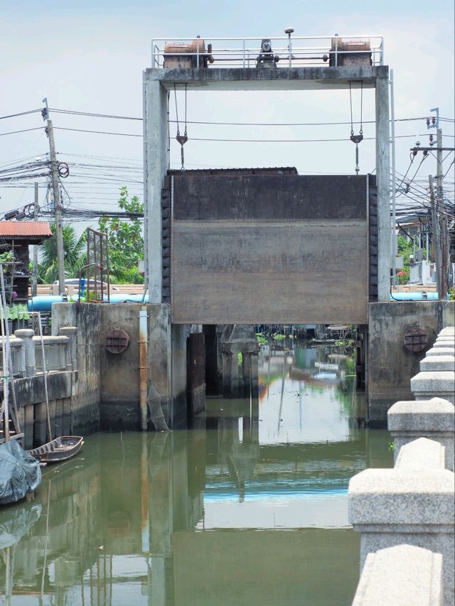 ศาลเจ้าพ่อไชยศร-แม่ภาณี จ.นนทบุรี