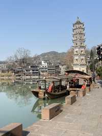 เที่ยวจีน Fenghuang เหมือนหลุดไปในยุทธภพ！