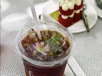 Fleur Café & Eatery 
