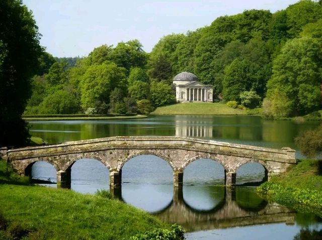 Our Trip to Stourhead in Bloom: A Dreamy Springtime Escape