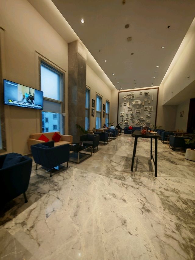 Elegance in Every Sip – My Time at Le Méridien Lounge