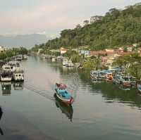 Springtime Serenade: Watching the Sunset at Siti Nurbaya Bridge
