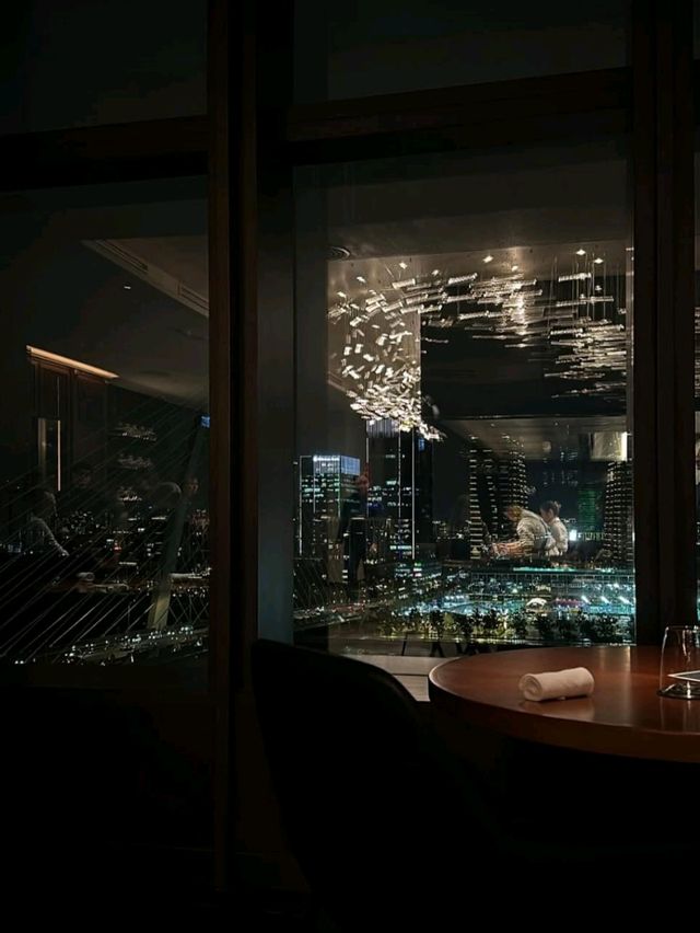 AKUNA Restaurant