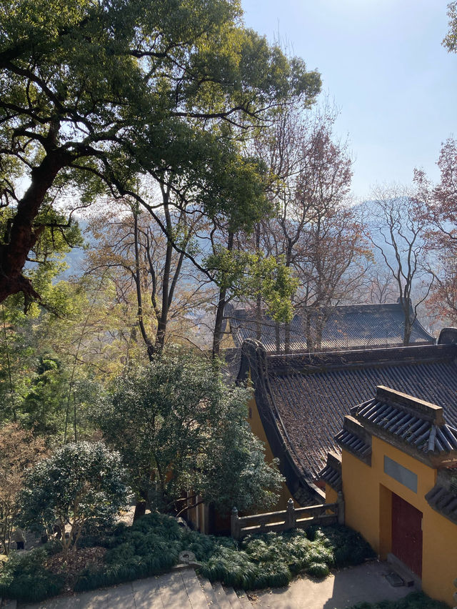 Lingyin Temple in Hangzhou, China 🇨🇳  
