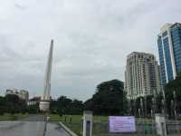 Hello Yangon! นั่งรถเล่นชมเมือง