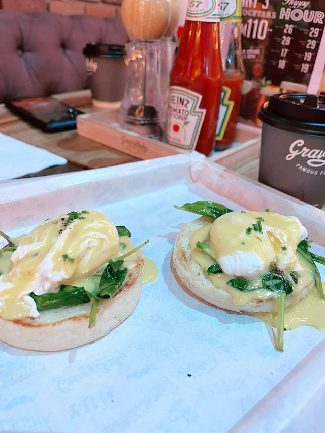 Gravy Baby KL – The Perfect Spot to Dine, Unwind, and Sip in Style