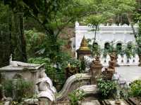 วัดผาลาด วัดสงบระหว่างทางขึ้นดอยสุเทพ