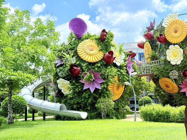  Bloom & Slide: A Whimsical Flower Playground at Grand World