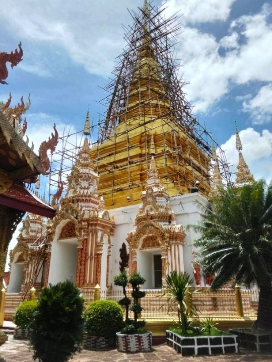 วัดพระพุทธบาทตากผ้า จ.ลำพูน