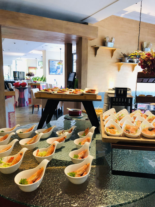 很舒適的一個半自助餐🍕🍝🥤☕️