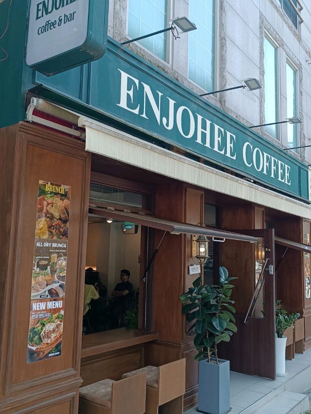 靈通區有名的ENJOHEE COFFEE