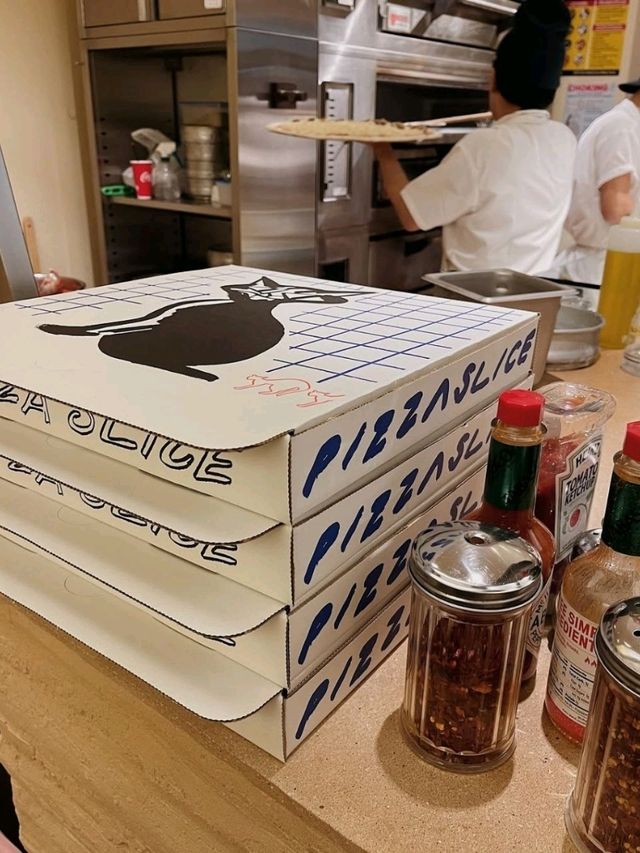 PIZZA SLICE Cat st Harajuku