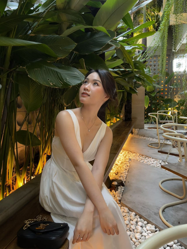 A Hidden Gem Near Saigon’s Pink Cathedral 🏰☕ 🌺 Ola Hale Café