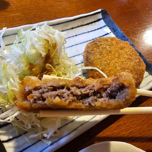 伊勢必吃老鋪！豚捨牛肉可樂餅與牛丼 🍛🥢