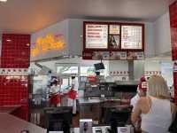 【In-N-Out Burger｜カリフォルニア発！シンプル＆絶品な大人気バーガー】