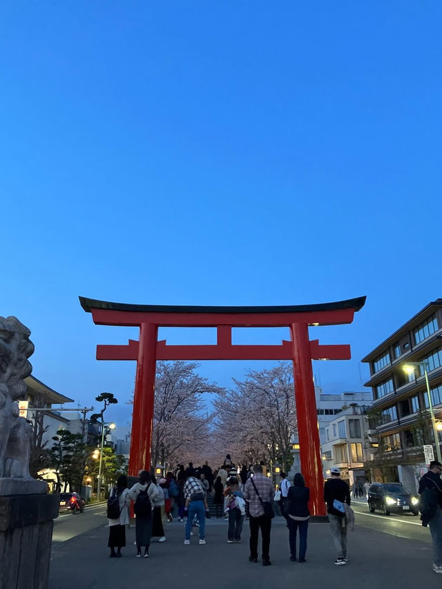 ⛩源氏の歴史と四季の美に触れる「鶴岡八幡宮」で心澄む鎌倉旅